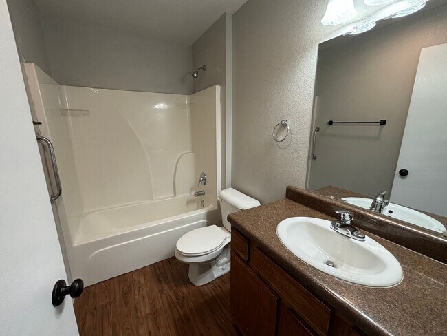 Building Photo - Modern 3-Bed, 2-Bath Duplex with Garage in...