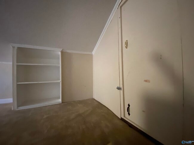 Building Photo - 1112 NE Wellman Ave