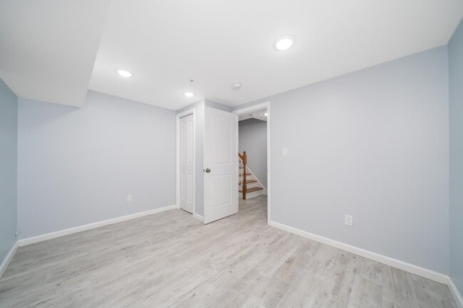 Building Photo - 49 Jewett Ave
