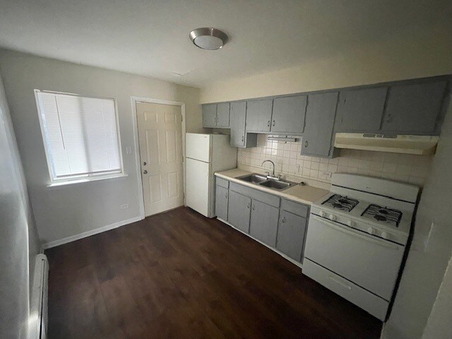 Building Photo - 3901 W 124th St