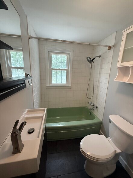 Main floor bathroom - 32 Mayflower Rd