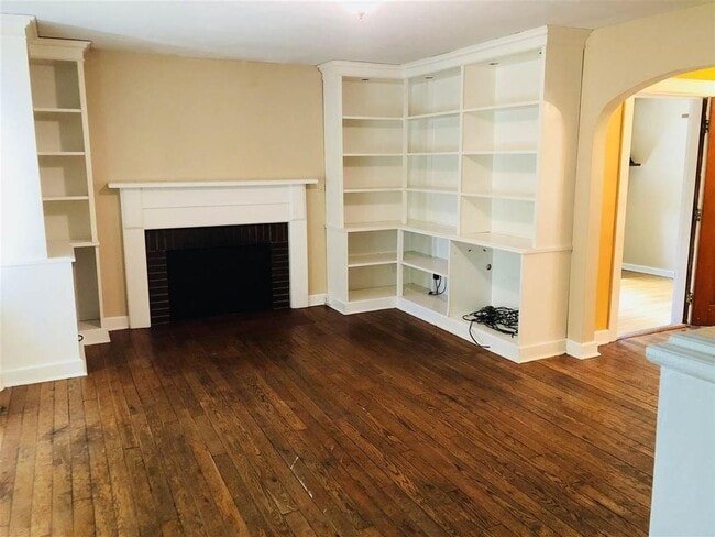 Building Photo - Beautiful 3 BR Home Near Bryan Park - Available July 2026!