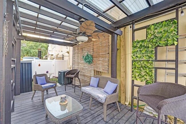 Building Photo - 2000 Jackson St