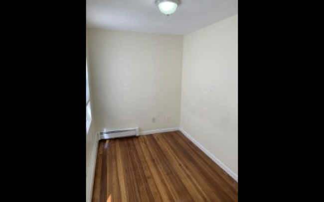 Building Photo - 30 Yeamans St