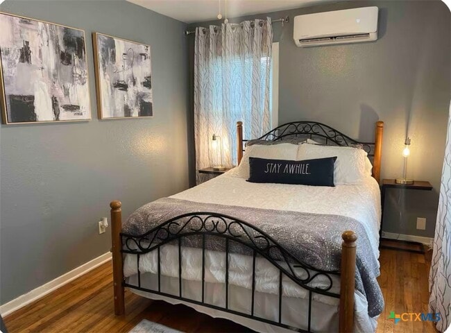 Building Photo - 284 Perryman St