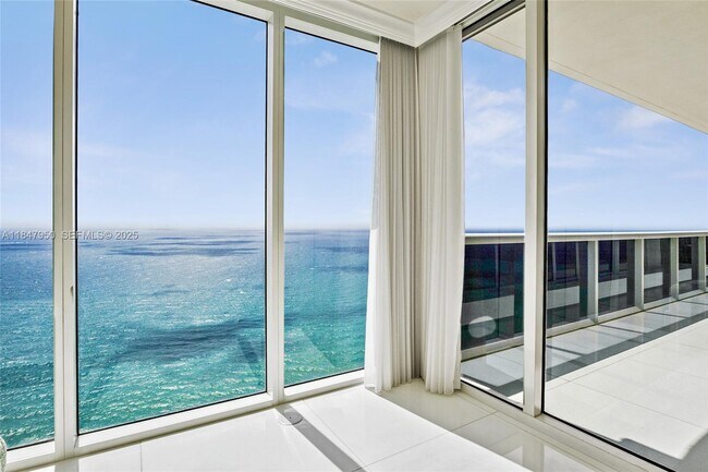 Building Photo - 1830 S Ocean Dr