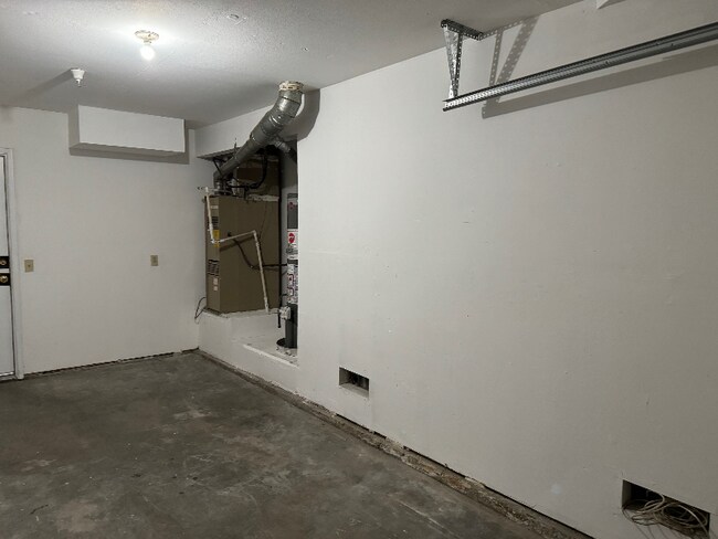 Building Photo - 17464 Upland Ave