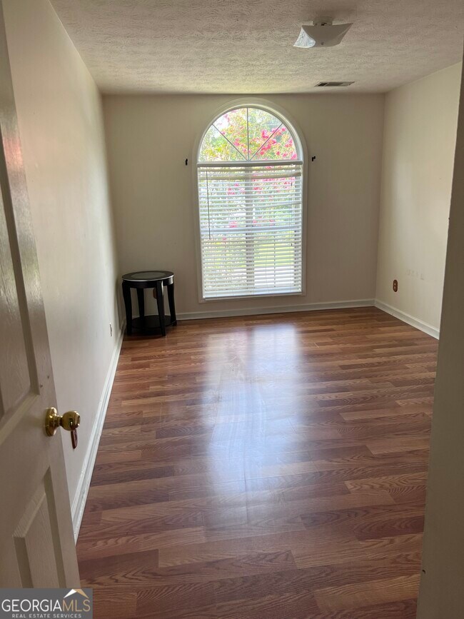 Building Photo - 2118 Hunters Branch Ct
