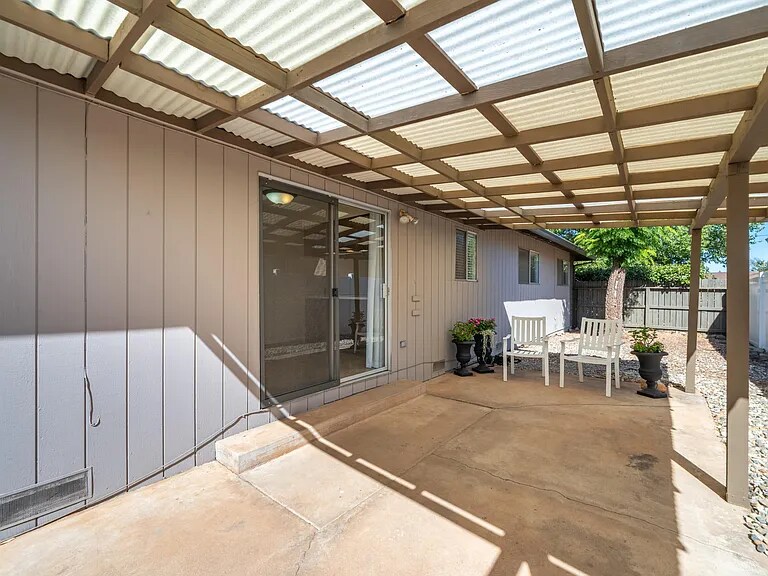 Building Photo - 1201 Echo Rd