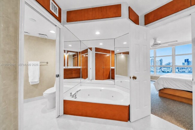 Building Photo - 3530 Mystic Pointe Dr