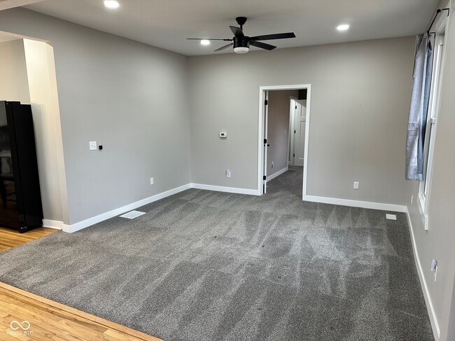 Building Photo - 310 S Nebraska St