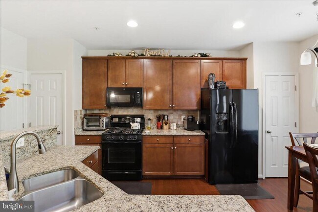 Building Photo - 45758 Winding Branch Terrace