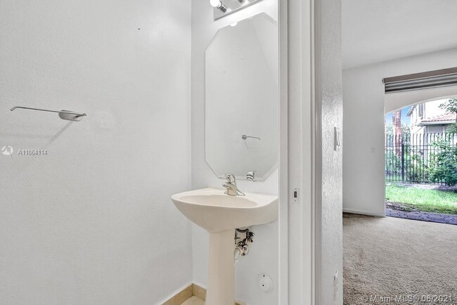 Building Photo - 2613 SW 83rd Terrace