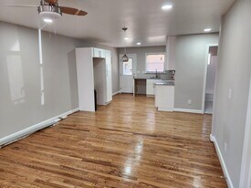 Building Photo - 4 Faye St