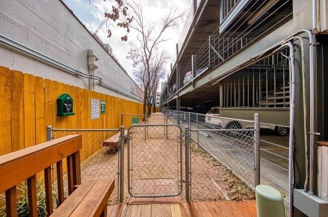 Building Photo - 3231 Allen Pkwy