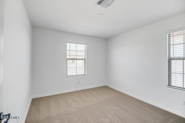 Building Photo - 3 Bedroom 2.5 Bathroom North Creek Home in Queen Creek