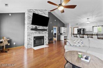 Building Photo - 212 Quail Creek Ct