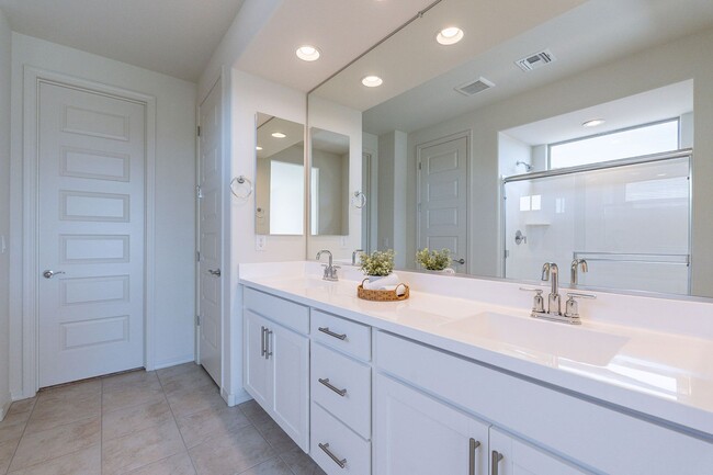 Building Photo - Luxury Living in McClellan Ranch: 4-Bedroo...
