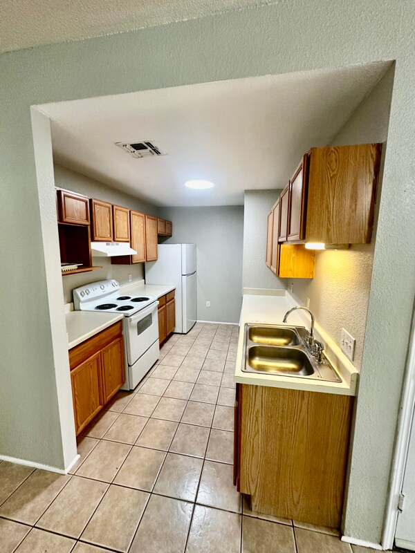 Building Photo - 4328 Covenant Ct