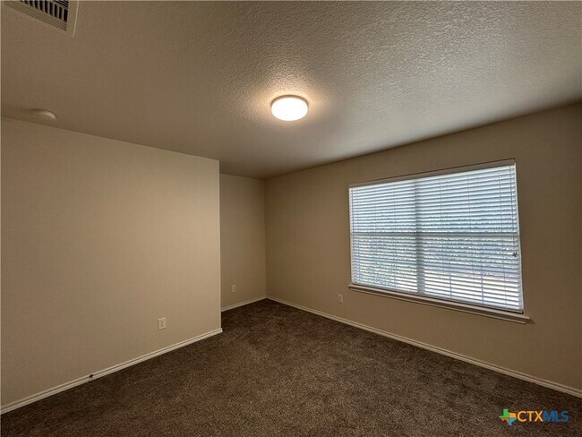 Building Photo - 424 Copper Hill Dr