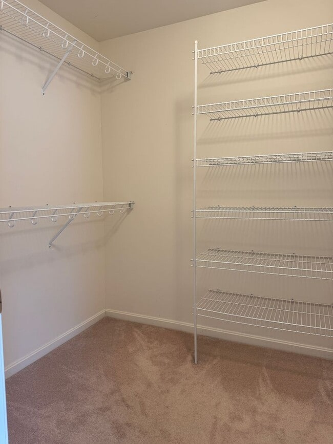 Building Photo - 3 Bedroom Condo in Hanover