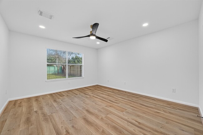 Building Photo - 17422 Bending Post Dr