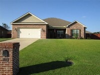 Building Photo - Available May! Updated Photos To Come!