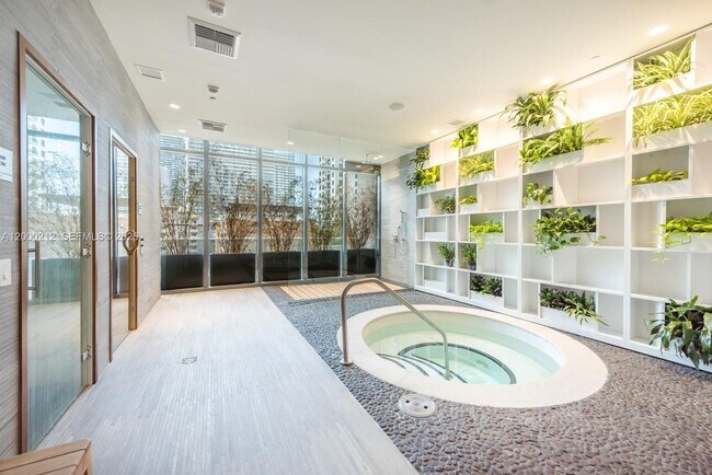 Building Photo - 45 SW 9th St