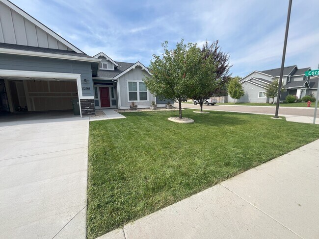 Building Photo - 5299 N Zamora Way