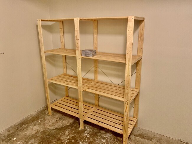 Building Photo - Remodeled & Stunning 2/1 Duplex in South A...