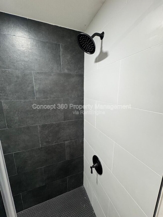 Building Photo - 5762 Cedar Ave