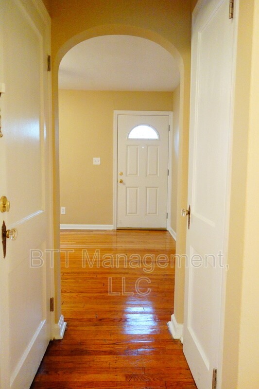 Building Photo - 8007 Garland Ave