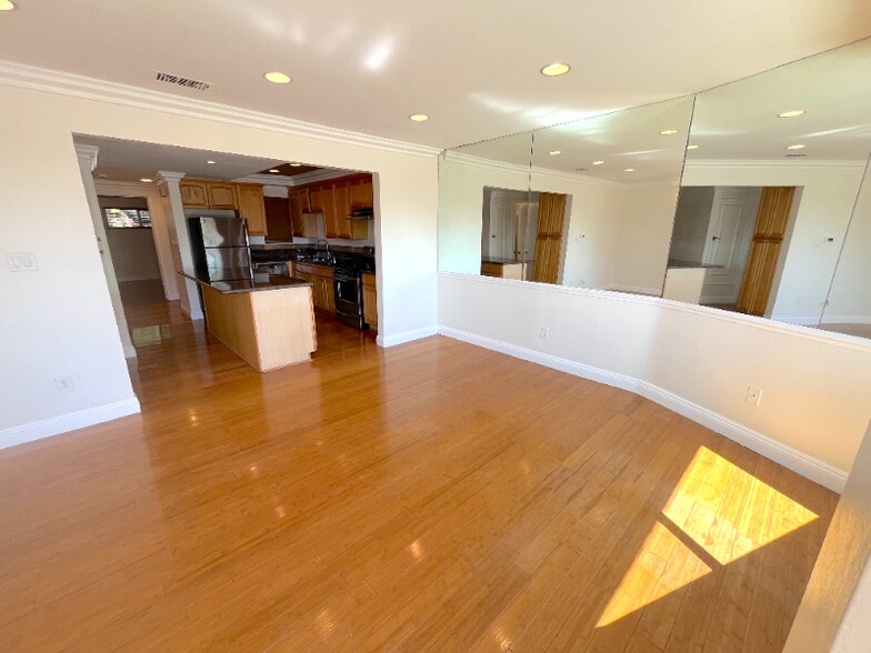 Building Photo - 100 Cliff Dr