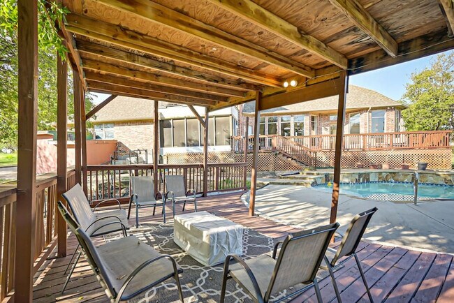 Building Photo - 811 Mallard Pointe Dr