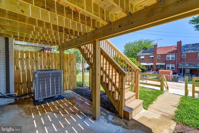 Building Photo - 1902 Good Hope Ct SE