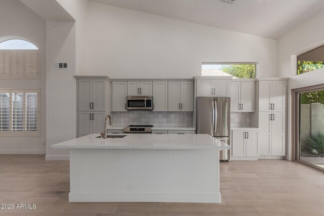 Building Photo - 3 bed, 2.5 bath Scottsdale home with POOL