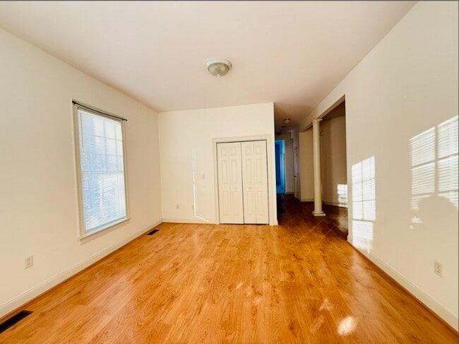 Building Photo - 31 Elmwood St