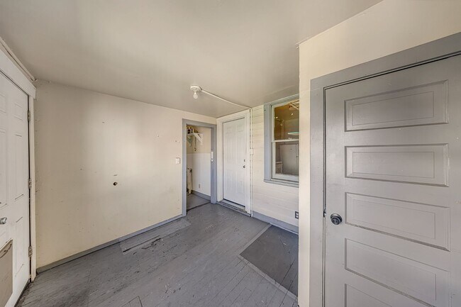 Building Photo - 746 Colorado Ave