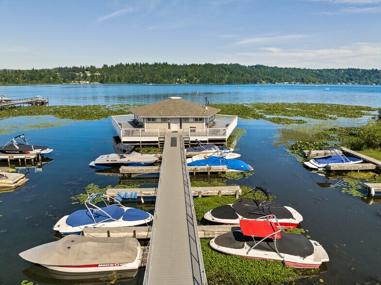 Building Photo - 17302 NE 45th St