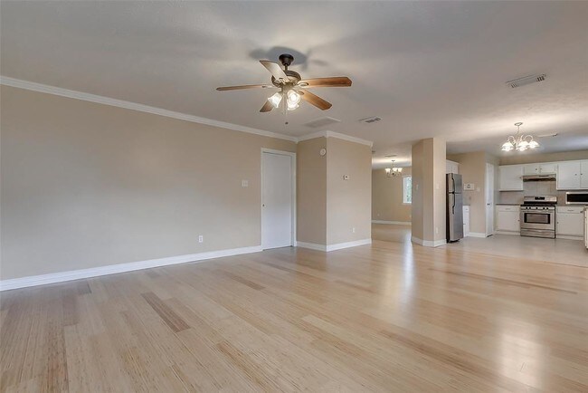 Building Photo - 17010 Grampin Dr