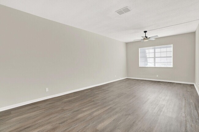 Building Photo - 299 SW 7th St