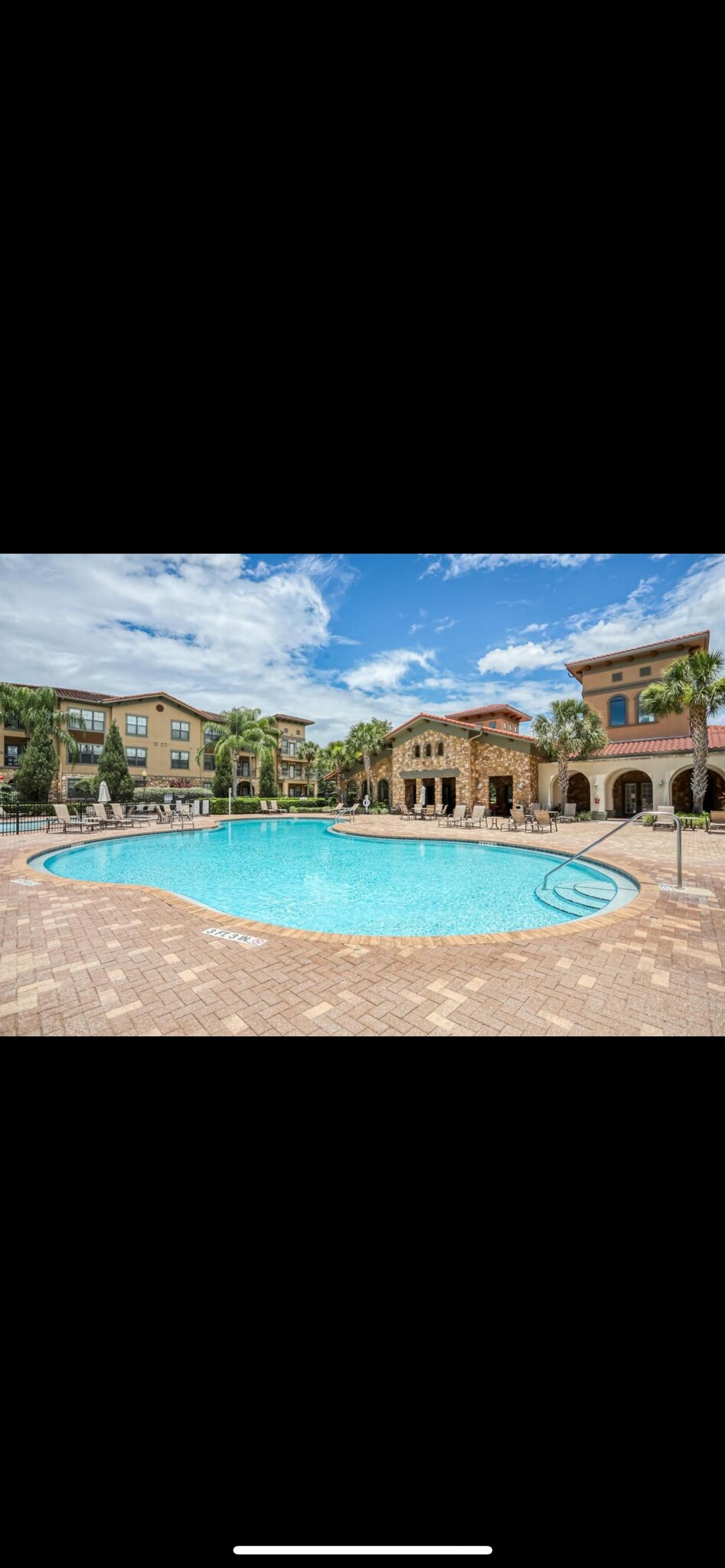 Building Photo - 901 Charo Pky