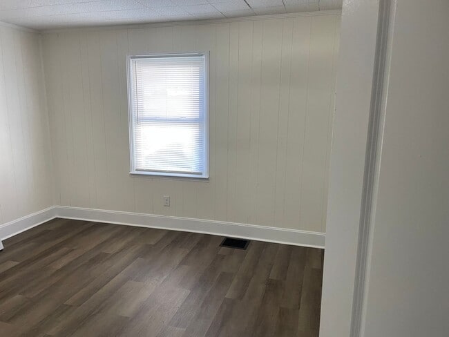 Building Photo - 435 Roan St