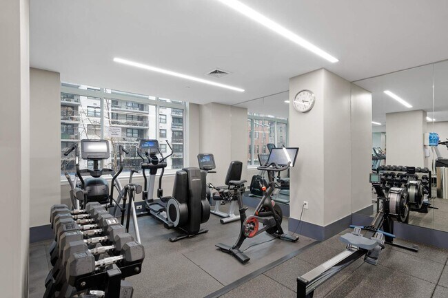 Building Photo - 389 E 89th St