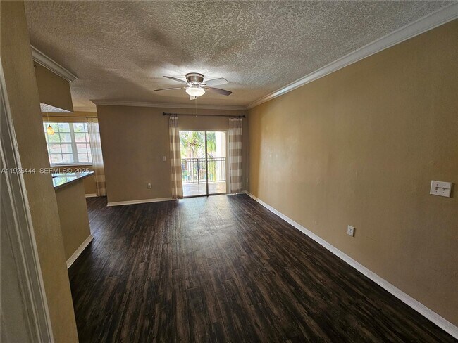 Building Photo - 140 SW 117th Ave