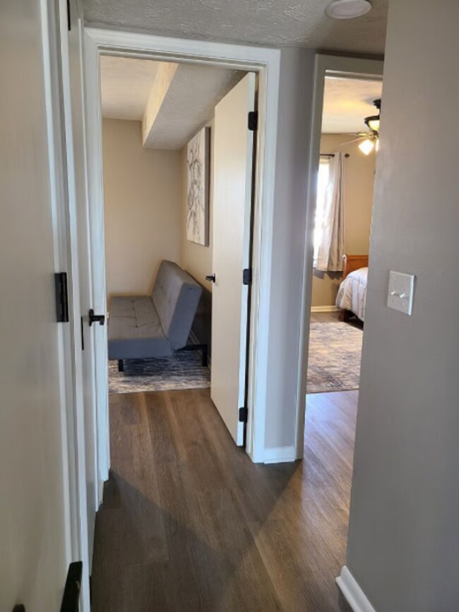 Building Photo - Woodcrest Condos