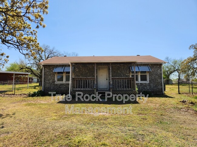 Primary Photo - 203 E 4th