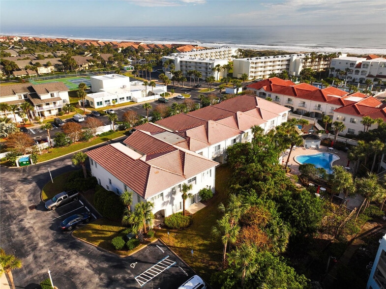 Building Photo - 361 Royal Caribbean Ct