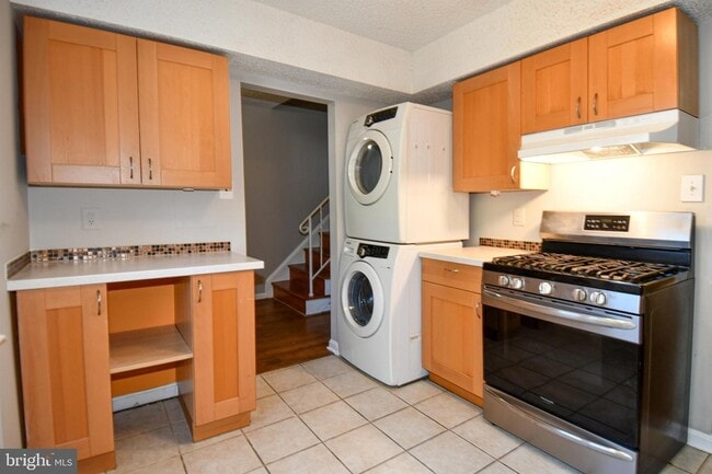 Building Photo - 9619 Nonquitt Dr