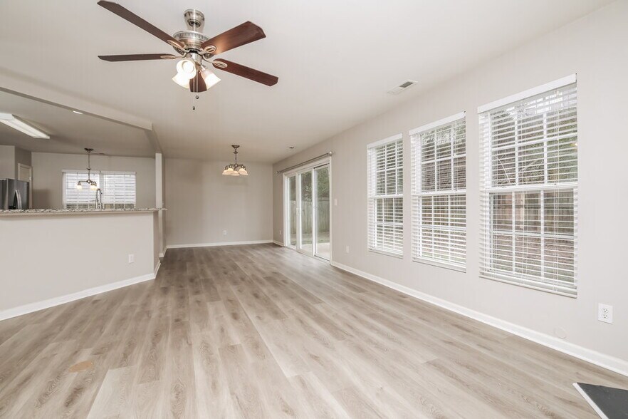 Building Photo - 2007 Gushing Dr